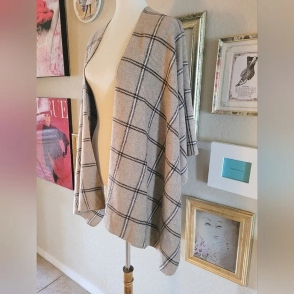 Taupe and Black Plaid Blanket Wrap‎